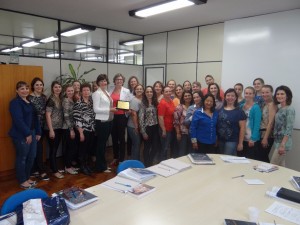 Na quarta-feira (11), a Prefeita Teodora esteve parabenizando as equipes diretivas pela conquista